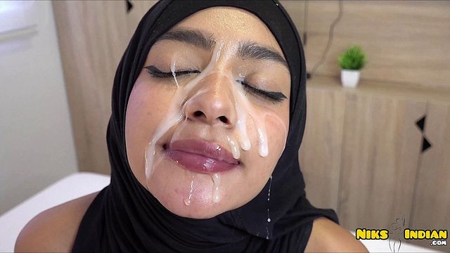 Hijabi Teen Fucked by Indian Guy on Eid