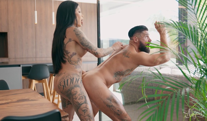 Trans Babe Vanessa Jhons Fucks Guy Poolside