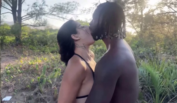 Ebony Shemale Outdoor Sex with Well Endowed Man