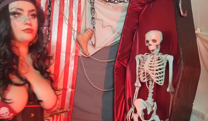Trans Babe Gives Intense Blowjob