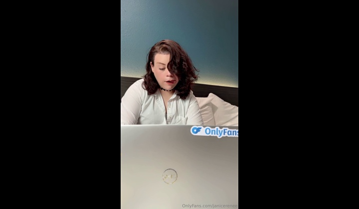 Trans Babe Gives Oral Sex