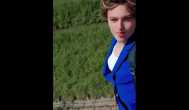 Trans Girl Annemieke Flashes & Pees Outdoor