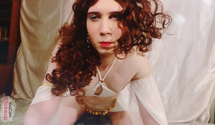 Trans Babe Gives Blowjob