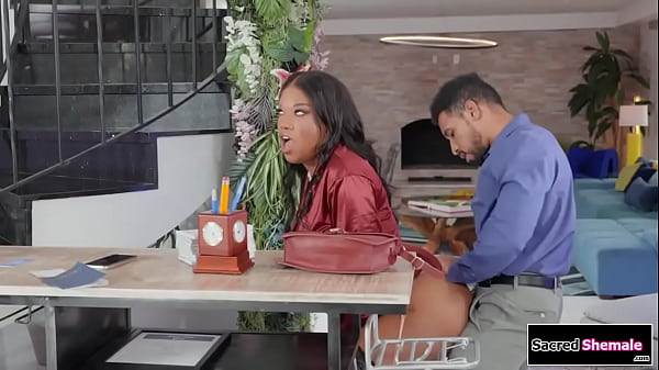 Ebony TS Jexxxica Blake Barebacks Guy